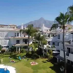 - Sleeps 6 Pool & Private Terrace Apartamento *