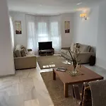 - Sleeps 6 Pool & Private Terrace Marbella