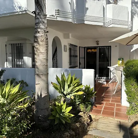 - Sleeps 6 Pool & Private Terrace * Marbellac