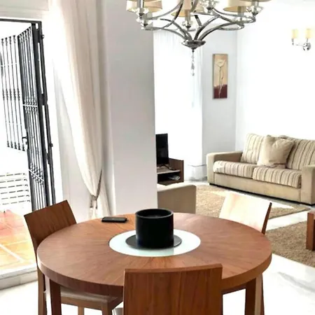 Appartement - Sleeps 6 Pool & Private Terrace