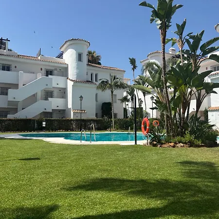 - Sleeps 6 Pool & Private Terrace Marbellac