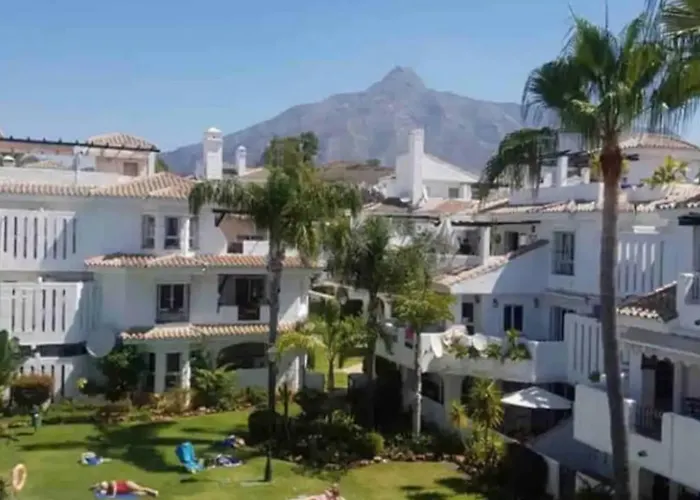 - Sleeps 6 Pool & Private Terrace Appartement *