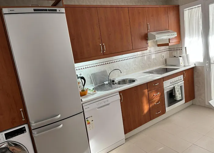 - Sleeps 6 Pool & Private Terrace Marbellac