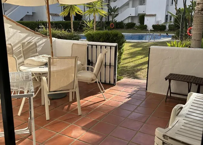 - Sleeps 6 Pool & Private Terrace Appartement Marbellac