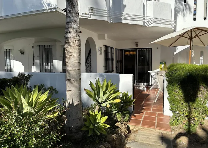 - Sleeps 6 Pool & Private Terrace * Marbellac