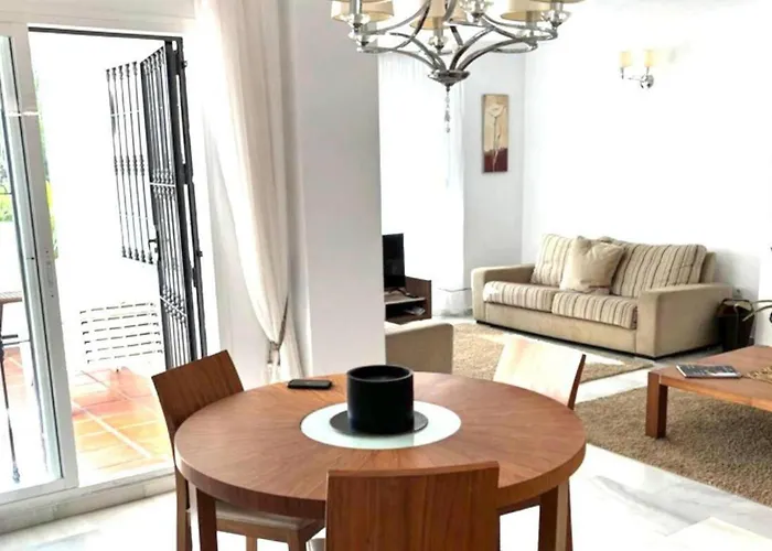 Appartement - Sleeps 6 Pool & Private Terrace